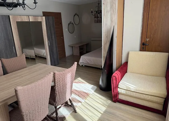 Apartman In Desi's House *