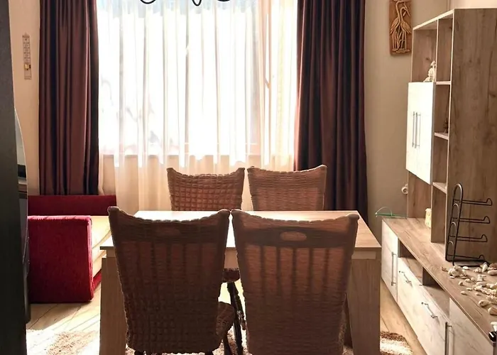 Apartman In Desi's House Obzor