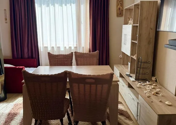 Apartman In Desi's House Obzor